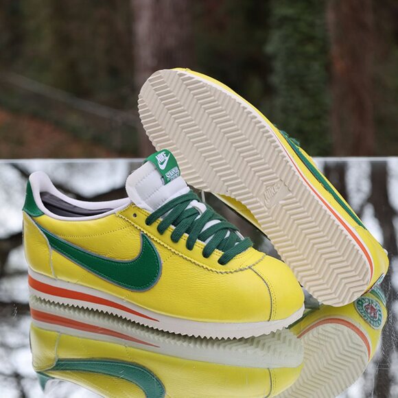 Nike Cortez Stranger Things Hawkins High School - Picture 6 of 16